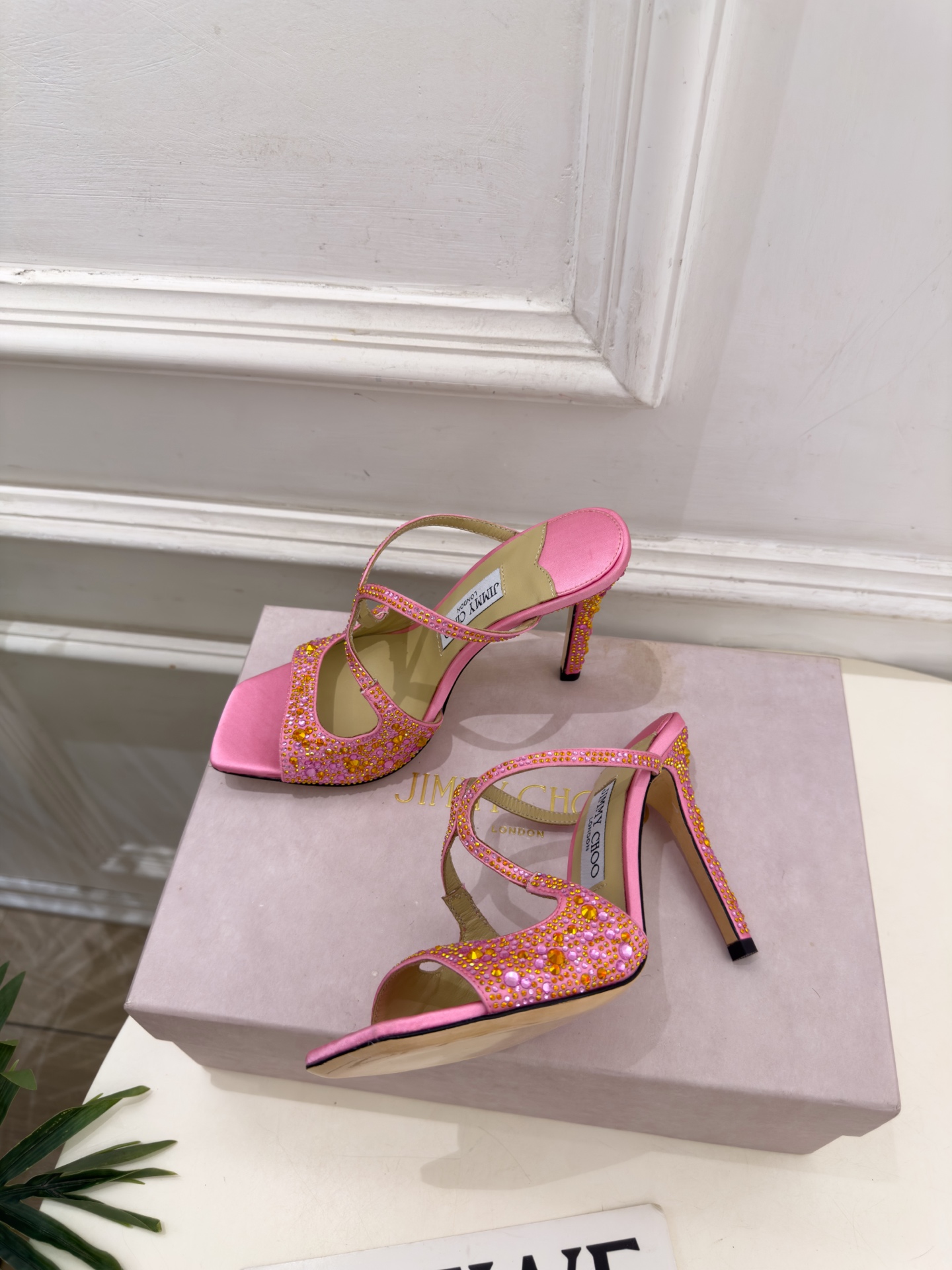 JimmyChoo 吉米周 26𝐬𝐬 ———      ✨ 2026新品 专柜最新JC水钻渐变色鱼嘴高跟拖鞋  BS名媛