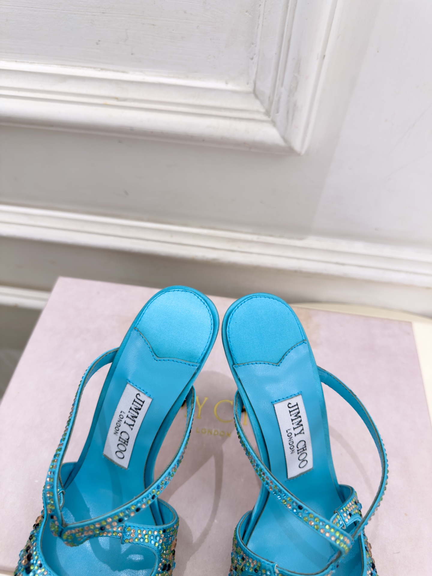 JimmyChoo 吉米周 26𝐬𝐬 ——— ✨ 2026新品 专柜最新JC水钻渐变色鱼嘴高跟拖鞋 BS名媛 JimmyChoo 吉米周 26𝐬𝐬 ——— ✨ 2026新品 专柜最新JC水钻渐变色鱼嘴高跟拖鞋 BS名媛