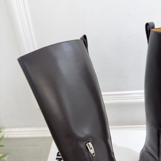 Jil Sander(吉尔·桑达)2026 秋冬新品 JD极简复古内拉链骑士长靴———————— JS作为这两年最受欢迎 Jil Sander(吉尔·桑达)2026 秋冬新品 JD极简复古内拉链骑士长靴———————— JS作为这两年最受欢迎