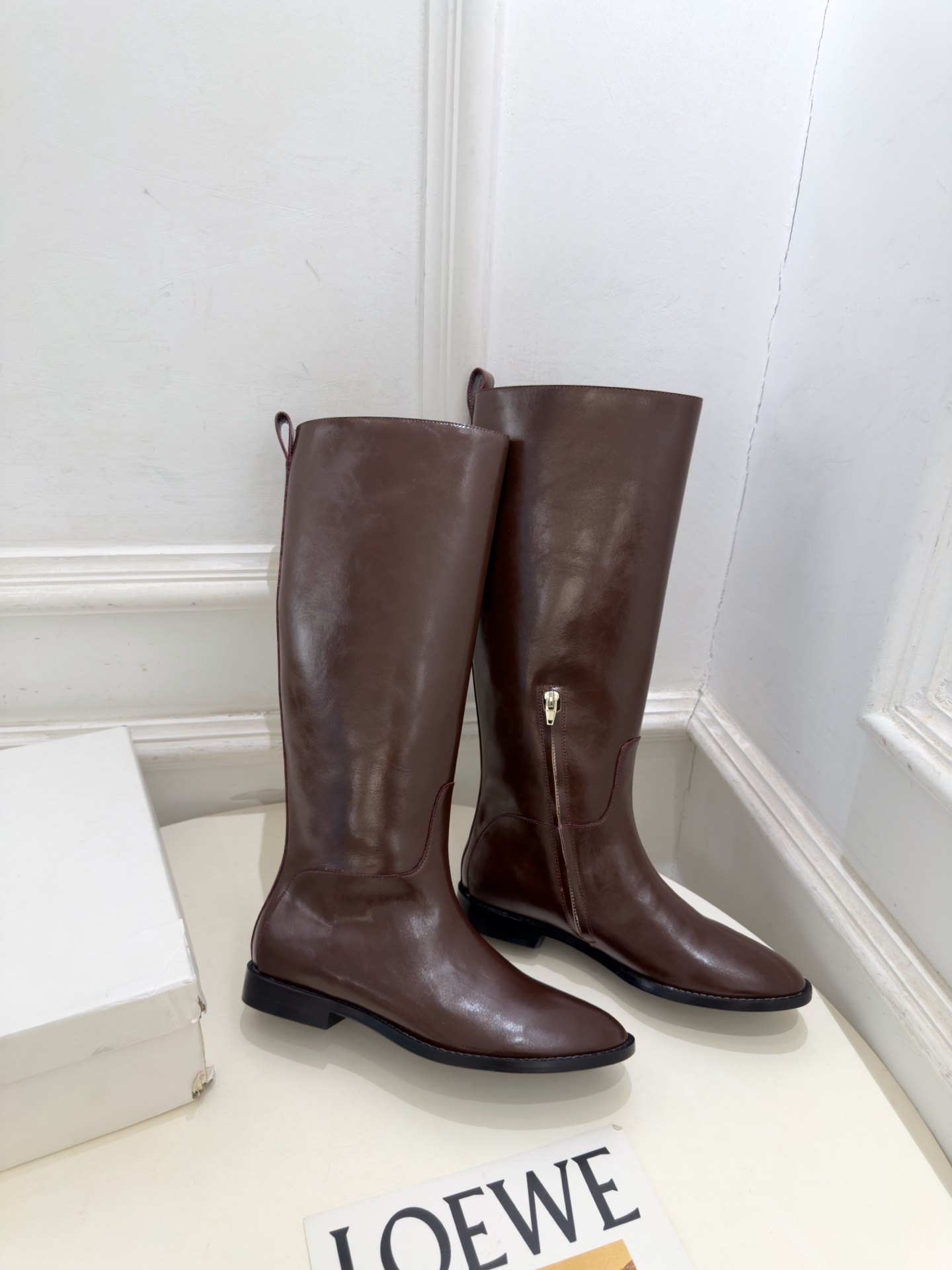 Jil Sander(吉尔·桑达)2026 秋冬新品 JD极简复古内拉链骑士长靴———————— JS作为这两年最受欢迎 Jil Sander(吉尔·桑达)2026 秋冬新品 JD极简复古内拉链骑士长靴———————— JS作为这两年最受欢迎