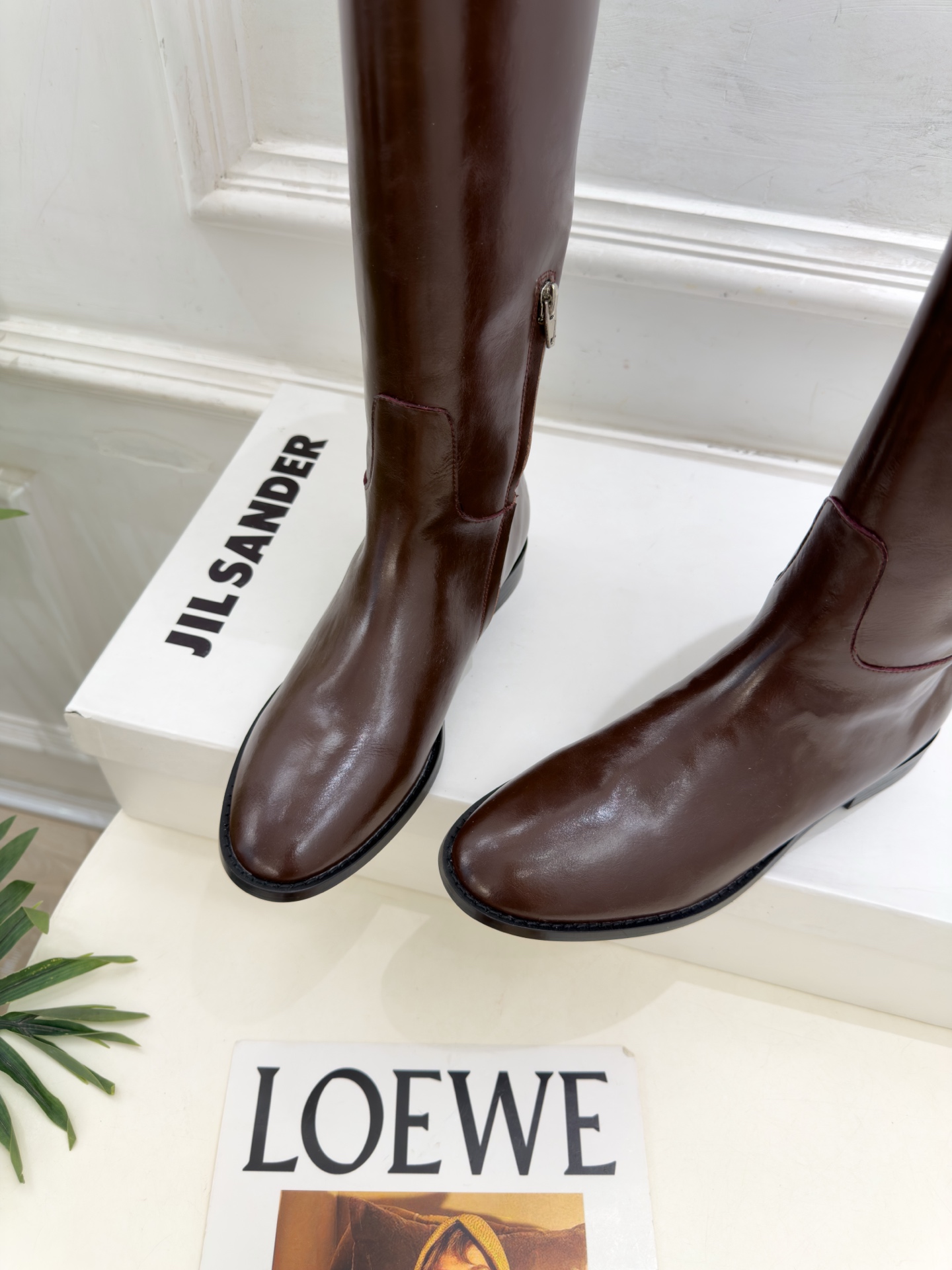 Jil Sander(吉尔·桑达)2026 秋冬新品 JD极简复古内拉链骑士长靴———————— JS作为这两年最受欢迎 Jil Sander(吉尔·桑达)2026 秋冬新品 JD极简复古内拉链骑士长靴———————— JS作为这两年最受欢迎