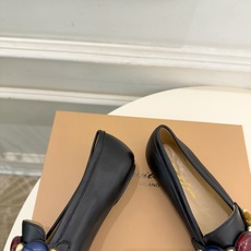 Gianvito Rossi|吉安维托·罗西 26𝐬𝐬 2026秋冬新品 GR彩色宝石平底乐福鞋 火爆上新! 这鞋绝对 Gianvito Rossi|吉安维托·罗西 26𝐬𝐬 2026秋冬新品 GR彩色宝石平底乐福鞋 火爆上新! 这鞋绝对