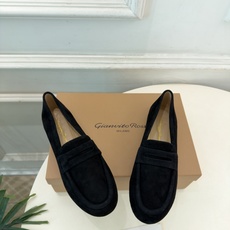 Gianvito Rossi|吉安维托·罗西 26𝐬𝐬 2026秋冬新品 GR极简平底乐福鞋 火爆上新! 这鞋绝对是黑 Gianvito Rossi|吉安维托·罗西 26𝐬𝐬 2026秋冬新品 GR极简平底乐福鞋 火爆上新! 这鞋绝对是黑