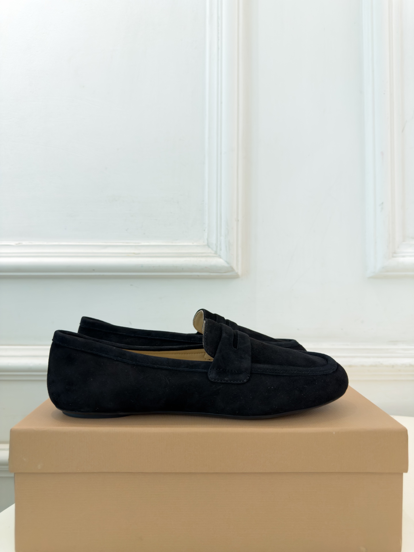 Gianvito Rossi|吉安维托·罗西 26𝐬𝐬 2026秋冬新品 GR极简平底乐福鞋 火爆上新! 这鞋绝对是黑 Gianvito Rossi|吉安维托·罗西 26𝐬𝐬 2026秋冬新品 GR极简平底乐福鞋 火爆上新! 这鞋绝对是黑