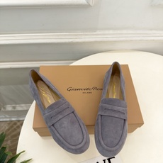 Gianvito Rossi|吉安维托·罗西 26𝐬𝐬 2026秋冬新品 GR极简平底乐福鞋 火爆上新! 这鞋绝对是黑 Gianvito Rossi|吉安维托·罗西 26𝐬𝐬 2026秋冬新品 GR极简平底乐福鞋 火爆上新! 这鞋绝对是黑