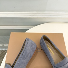 Gianvito Rossi|吉安维托·罗西 26𝐬𝐬 2026秋冬新品 GR极简平底乐福鞋 火爆上新! 这鞋绝对是黑 Gianvito Rossi|吉安维托·罗西 26𝐬𝐬 2026秋冬新品 GR极简平底乐福鞋 火爆上新! 这鞋绝对是黑