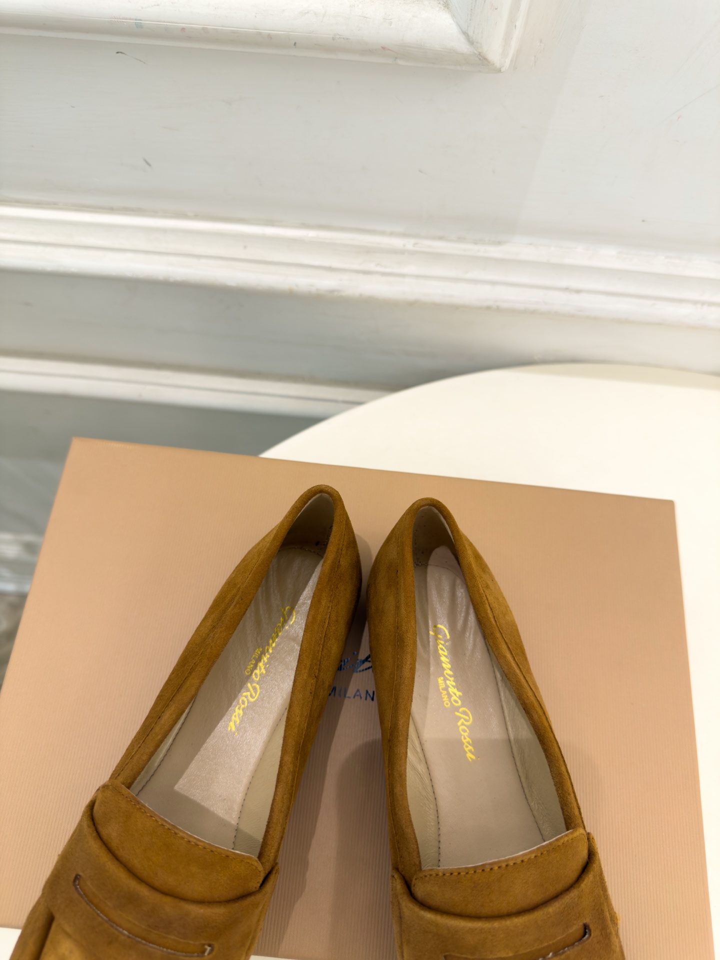 Gianvito Rossi|吉安维托·罗西 26𝐬𝐬 2026秋冬新品 GR雕花玛丽珍芭蕾舞鞋 火爆上新! 这鞋绝对 Gianvito Rossi|吉安维托·罗西 26𝐬𝐬 2026秋冬新品 GR雕花玛丽珍芭蕾舞鞋 火爆上新! 这鞋绝对