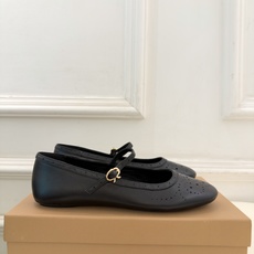 Gianvito Rossi|吉安维托·罗西 26𝐬𝐬 2026秋冬新品 GR雕花玛丽珍芭蕾舞鞋 火爆上新! 这鞋绝对 Gianvito Rossi|吉安维托·罗西 26𝐬𝐬 2026秋冬新品 GR雕花玛丽珍芭蕾舞鞋 火爆上新! 这鞋绝对