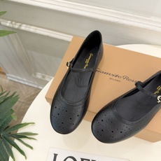 Gianvito Rossi|吉安维托·罗西 26𝐬𝐬 2026秋冬新品 GR雕花玛丽珍芭蕾舞鞋 火爆上新! 这鞋绝对 Gianvito Rossi|吉安维托·罗西 26𝐬𝐬 2026秋冬新品 GR雕花玛丽珍芭蕾舞鞋 火爆上新! 这鞋绝对