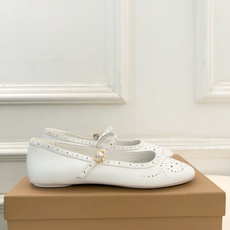 Gianvito Rossi|吉安维托·罗西 26𝐬𝐬 2026秋冬新品 GR雕花玛丽珍芭蕾舞鞋 火爆上新! 这鞋绝对 Gianvito Rossi|吉安维托·罗西 26𝐬𝐬 2026秋冬新品 GR雕花玛丽珍芭蕾舞鞋 火爆上新! 这鞋绝对