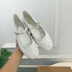 Gianvito Rossi|吉安维托·罗西 26𝐬𝐬 2026秋冬新品 GR雕花玛丽珍芭蕾舞鞋 火爆上新! 这鞋绝对 Gianvito Rossi|吉安维托·罗西 26𝐬𝐬 2026秋冬新品 GR雕花玛丽珍芭蕾舞鞋 火爆上新! 这鞋绝对