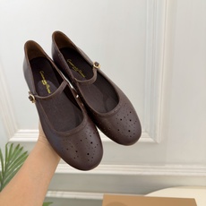 Gianvito Rossi|吉安维托·罗西 26𝐬𝐬 2026秋冬新品 GR雕花玛丽珍芭蕾舞鞋 火爆上新! 这鞋绝对 Gianvito Rossi|吉安维托·罗西 26𝐬𝐬 2026秋冬新品 GR雕花玛丽珍芭蕾舞鞋 火爆上新! 这鞋绝对