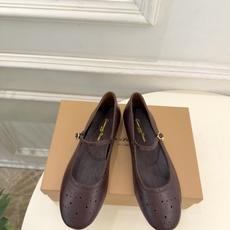 Gianvito Rossi|吉安维托·罗西 26𝐬𝐬 2026秋冬新品 GR雕花玛丽珍芭蕾舞鞋 火爆上新! 这鞋绝对 Gianvito Rossi|吉安维托·罗西 26𝐬𝐬 2026秋冬新品 GR雕花玛丽珍芭蕾舞鞋 火爆上新! 这鞋绝对