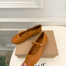 Gianvito Rossi|吉安维托·罗西 26𝐬𝐬 2026秋冬新品 GR雕花玛丽珍芭蕾舞鞋 火爆上新! 这鞋绝对 Gianvito Rossi|吉安维托·罗西 26𝐬𝐬 2026秋冬新品 GR雕花玛丽珍芭蕾舞鞋 火爆上新! 这鞋绝对