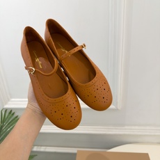 Gianvito Rossi|吉安维托·罗西 26𝐬𝐬 2026秋冬新品 GR雕花玛丽珍芭蕾舞鞋 火爆上新! 这鞋绝对 Gianvito Rossi|吉安维托·罗西 26𝐬𝐬 2026秋冬新品 GR雕花玛丽珍芭蕾舞鞋 火爆上新! 这鞋绝对