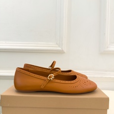 Gianvito Rossi|吉安维托·罗西 26𝐬𝐬 2026秋冬新品 GR雕花玛丽珍芭蕾舞鞋 火爆上新! 这鞋绝对 Gianvito Rossi|吉安维托·罗西 26𝐬𝐬 2026秋冬新品 GR雕花玛丽珍芭蕾舞鞋 火爆上新! 这鞋绝对