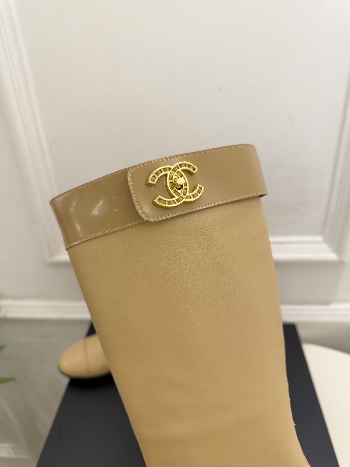 𝐂𝐇𝐀𝐍𝐄𝐋  | 小香  26𝐬𝐬  🦋2026 秋冬新品 专柜经典走秀款 小香金属双C后拉链休闲长靴 系列上新〰 🍬