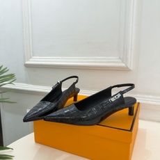 🐎𝐇𝐄𝐑𝐌𝐄* 爱玛仕 26𝐬𝐬 🌈2026秋冬新品 专柜新款 经典kelly扣尖头后空猫跟凉鞋 系列〰 ◽鞋面:原版 🐎𝐇𝐄𝐑𝐌𝐄* 爱玛仕 26𝐬𝐬 🌈2026秋冬新品 专柜新款 经典kelly扣尖头后空猫跟凉鞋 系列〰 ◽鞋面:原版