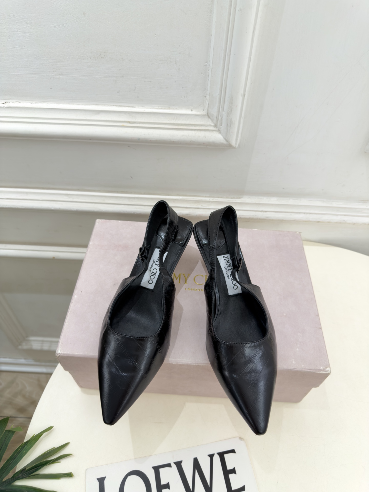 JimmyChoo 吉米周 26𝐬𝐬 ———      ✨ 2026秋冬新品 专柜最新JC尖头猫跟后空凉鞋 BS名媛气质