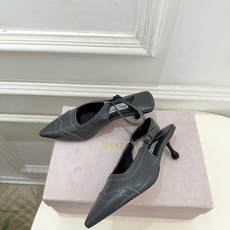 JimmyChoo 吉米周 26𝐬𝐬 ——— ✨ 2026秋冬新品 专柜最新JC尖头雕花后空猫跟凉鞋 BS名 JimmyChoo 吉米周 26𝐬𝐬 ——— ✨ 2026秋冬新品 专柜最新JC尖头雕花后空猫跟凉鞋 BS名