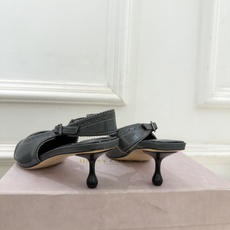 JimmyChoo 吉米周 26𝐬𝐬 ——— ✨ 2026秋冬新品 专柜最新JC尖头雕花后空猫跟凉鞋 BS名 JimmyChoo 吉米周 26𝐬𝐬 ——— ✨ 2026秋冬新品 专柜最新JC尖头雕花后空猫跟凉鞋 BS名