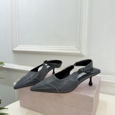 JimmyChoo 吉米周 26𝐬𝐬 ——— ✨ 2026秋冬新品 专柜最新JC尖头雕花后空猫跟凉鞋 BS名 JimmyChoo 吉米周 26𝐬𝐬 ——— ✨ 2026秋冬新品 专柜最新JC尖头雕花后空猫跟凉鞋 BS名