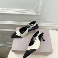 JimmyChoo 吉米周 26𝐬𝐬 ——— ✨ 2026秋冬新品 专柜最新JC尖头雕花后空猫跟凉鞋 BS名 JimmyChoo 吉米周 26𝐬𝐬 ——— ✨ 2026秋冬新品 专柜最新JC尖头雕花后空猫跟凉鞋 BS名