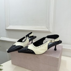 JimmyChoo 吉米周 26𝐬𝐬 ——— ✨ 2026秋冬新品 专柜最新JC尖头雕花后空猫跟凉鞋 BS名 JimmyChoo 吉米周 26𝐬𝐬 ——— ✨ 2026秋冬新品 专柜最新JC尖头雕花后空猫跟凉鞋 BS名