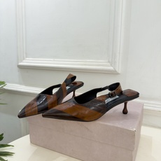 JimmyChoo 吉米周 26𝐬𝐬 ——— ✨ 2026秋冬新品 专柜最新JC尖头猫跟后空凉鞋 BS名媛气质 JimmyChoo 吉米周 26𝐬𝐬 ——— ✨ 2026秋冬新品 专柜最新JC尖头猫跟后空凉鞋 BS名媛气质