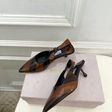 JimmyChoo 吉米周 26𝐬𝐬 ——— ✨ 2026秋冬新品 专柜最新JC尖头猫跟后空凉鞋 BS名媛气质 JimmyChoo 吉米周 26𝐬𝐬 ——— ✨ 2026秋冬新品 专柜最新JC尖头猫跟后空凉鞋 BS名媛气质