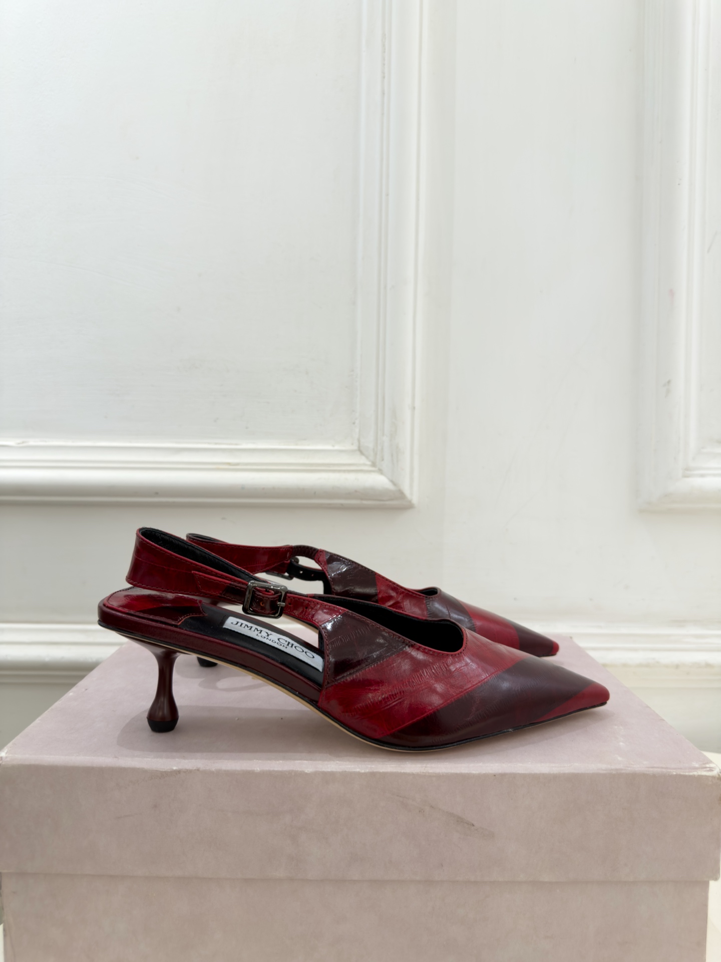 JimmyChoo 吉米周 26𝐬𝐬 ——— ✨ 2026秋冬新品 专柜最新JC尖头猫跟后空凉鞋 BS名媛气质 JimmyChoo 吉米周 26𝐬𝐬 ——— ✨ 2026秋冬新品 专柜最新JC尖头猫跟后空凉鞋 BS名媛气质