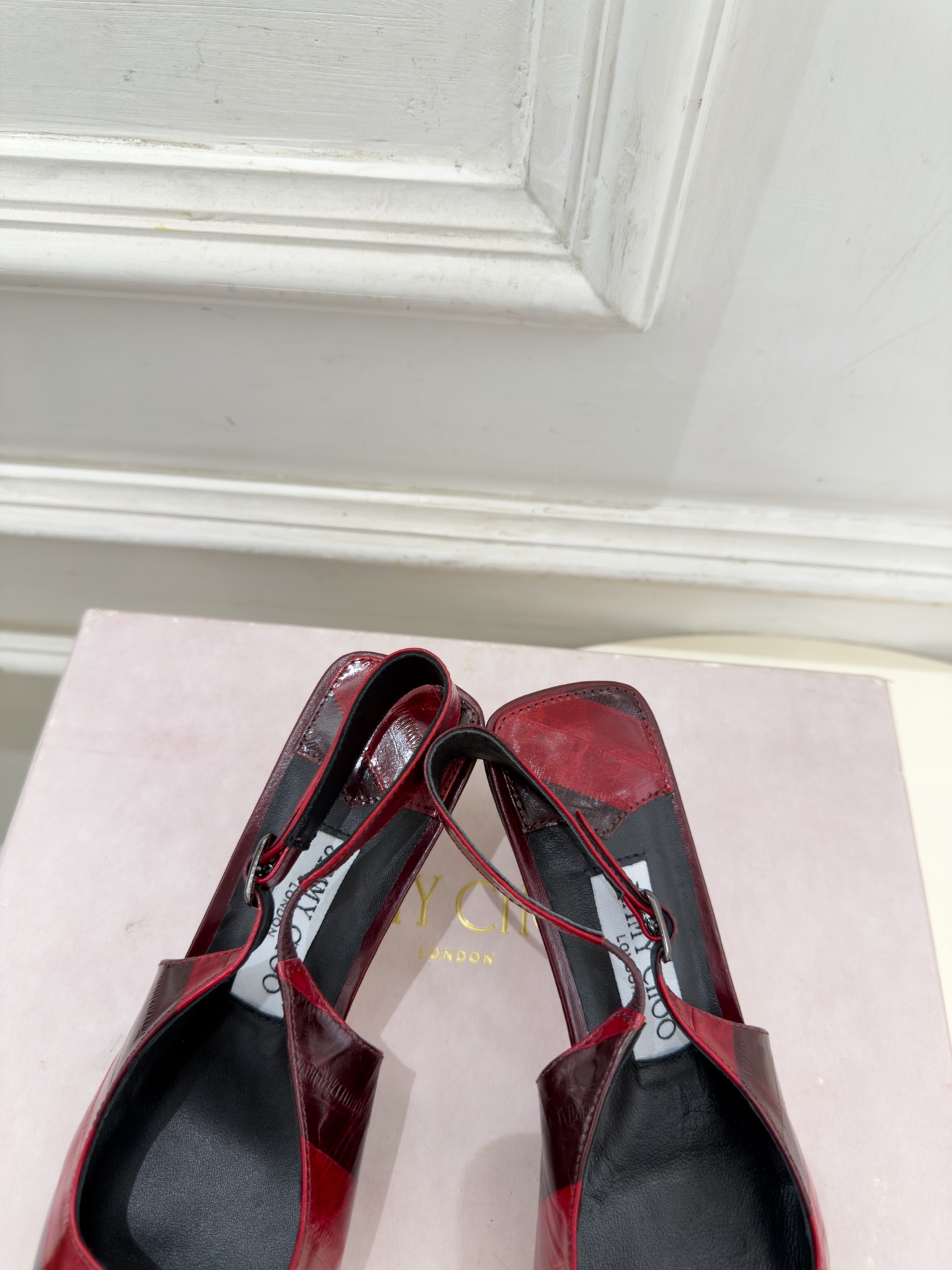 JimmyChoo 吉米周 26𝐬𝐬 ——— ✨ 2026秋冬新品 专柜最新JC尖头猫跟后空凉鞋 BS名媛气质 JimmyChoo 吉米周 26𝐬𝐬 ——— ✨ 2026秋冬新品 专柜最新JC尖头猫跟后空凉鞋 BS名媛气质