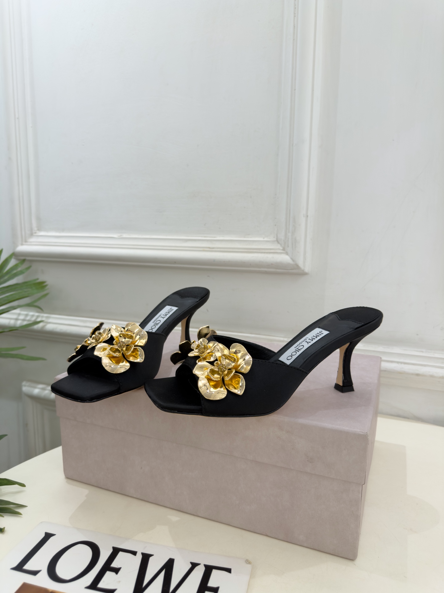 JimmyChoo 吉米周 26𝐬𝐬 ——— ✨ 2026秋冬新品 专柜最新JC金属花朵方头高跟拖鞋 BS名媛 JimmyChoo 吉米周 26𝐬𝐬 ——— ✨ 2026秋冬新品 专柜最新JC金属花朵方头高跟拖鞋 BS名媛