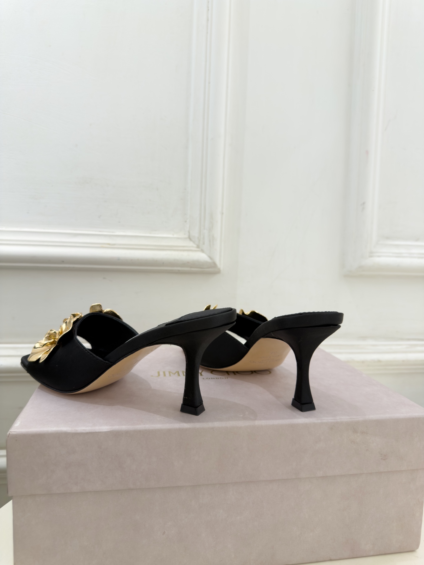 JimmyChoo 吉米周 26𝐬𝐬 ——— ✨ 2026秋冬新品 专柜最新JC金属花朵方头高跟拖鞋 BS名媛 JimmyChoo 吉米周 26𝐬𝐬 ——— ✨ 2026秋冬新品 专柜最新JC金属花朵方头高跟拖鞋 BS名媛