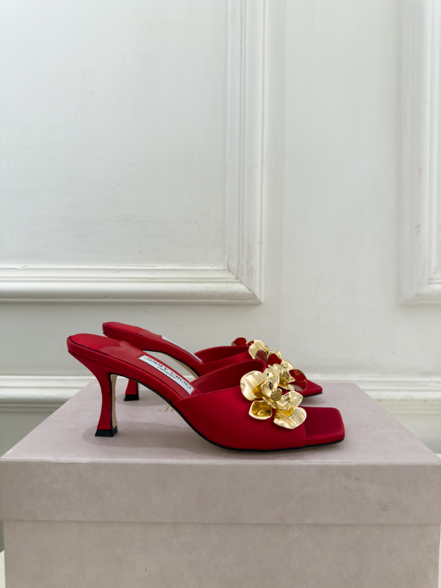 JimmyChoo 吉米周 26𝐬𝐬 ——— ✨ 2026秋冬新品 专柜最新JC金属花朵方头高跟拖鞋 BS名媛 JimmyChoo 吉米周 26𝐬𝐬 ——— ✨ 2026秋冬新品 专柜最新JC金属花朵方头高跟拖鞋 BS名媛