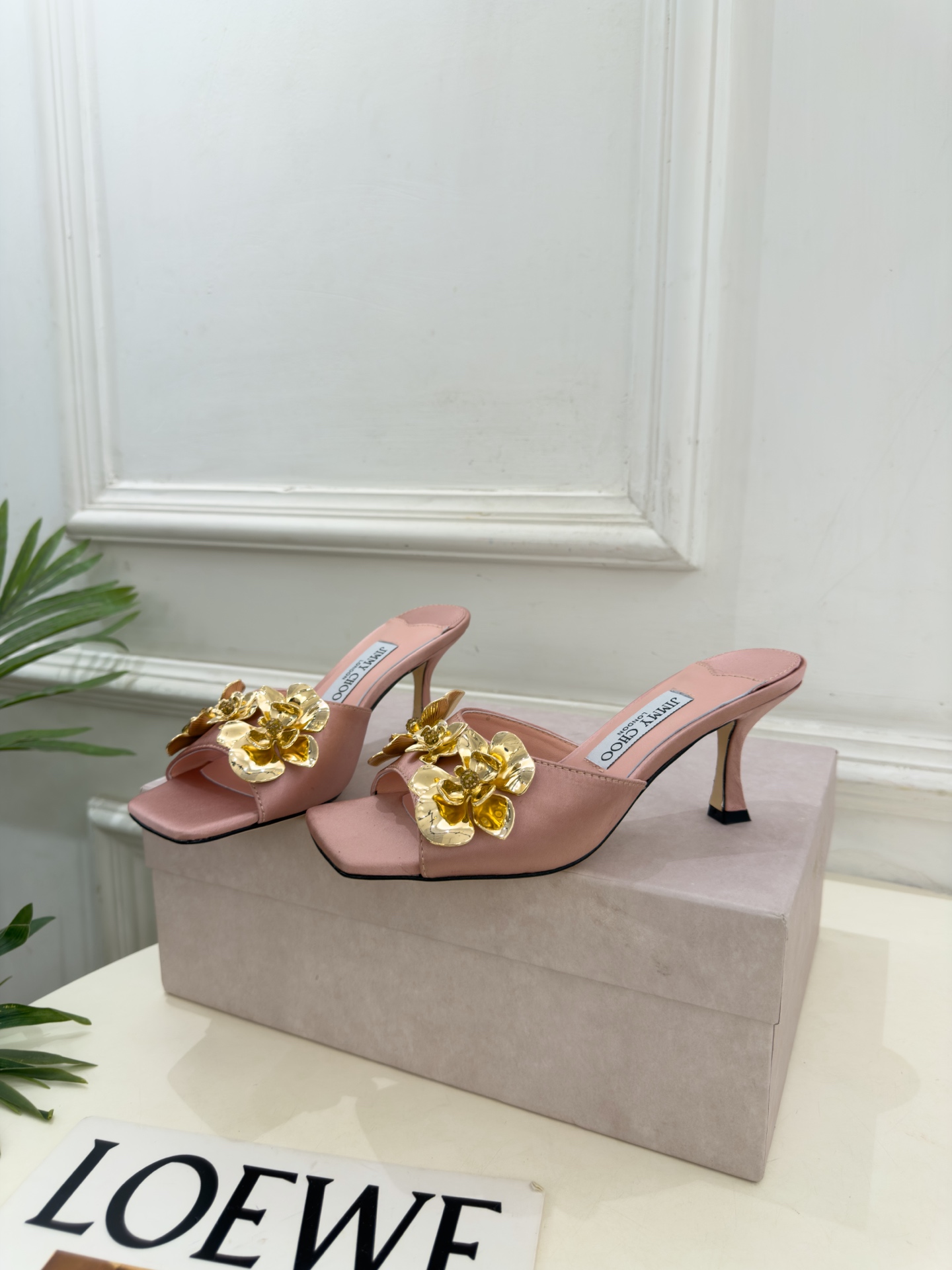 JimmyChoo 吉米周 26𝐬𝐬 ——— ✨ 2026秋冬新品 专柜最新JC金属花朵方头高跟拖鞋 BS名媛 JimmyChoo 吉米周 26𝐬𝐬 ——— ✨ 2026秋冬新品 专柜最新JC金属花朵方头高跟拖鞋 BS名媛