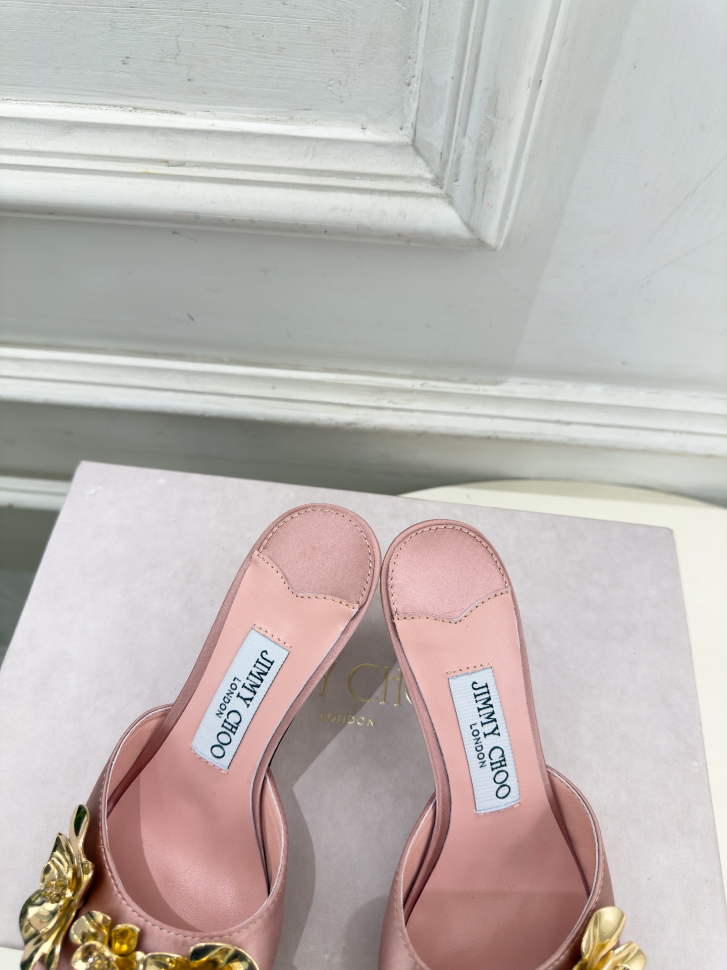 JimmyChoo 吉米周 26𝐬𝐬 ——— ✨ 2026秋冬新品 专柜最新JC金属花朵方头高跟拖鞋 BS名媛 JimmyChoo 吉米周 26𝐬𝐬 ——— ✨ 2026秋冬新品 专柜最新JC金属花朵方头高跟拖鞋 BS名媛