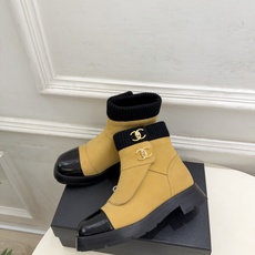 𝐂𝐇𝐀𝐍𝐄𝐋 | 小香 26𝐬𝐬 🦋2026 秋冬新品 专柜经典走秀款 小香双C书包扣厚短靴 长靴系列上新〰 🍬 BS 𝐂𝐇𝐀𝐍𝐄𝐋 | 小香 26𝐬𝐬 🦋2026 秋冬新品 专柜经典走秀款 小香双C书包扣厚短靴 长靴系列上新〰 🍬 BS
