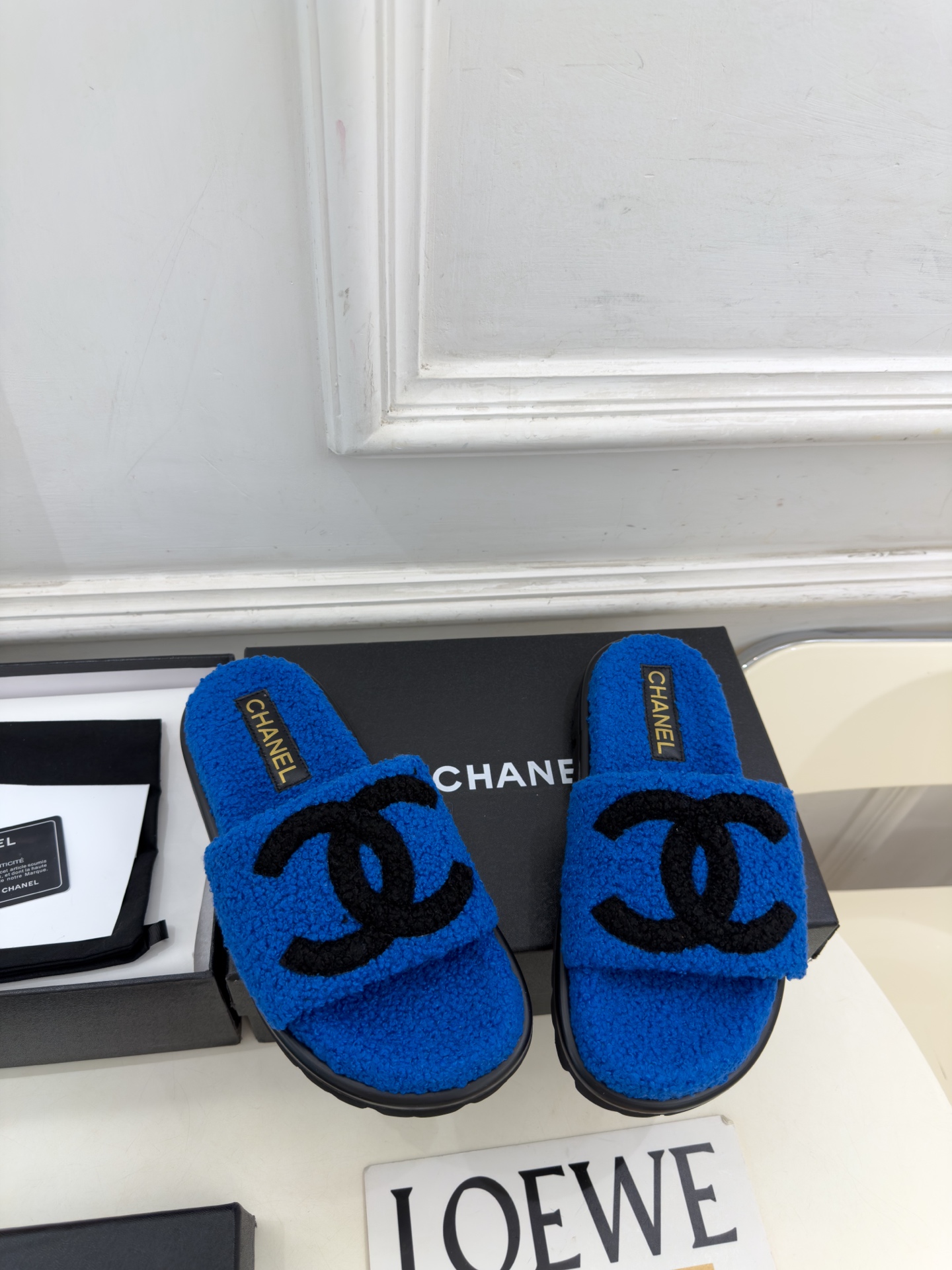 𝐂𝐇𝐀𝐍𝐄𝐋  | 小香  26𝐬𝐬  🦋2026 秋冬新品 专柜经典走秀款 小香大双C厚底毛毛拖 系列上新〰 🍬 BS