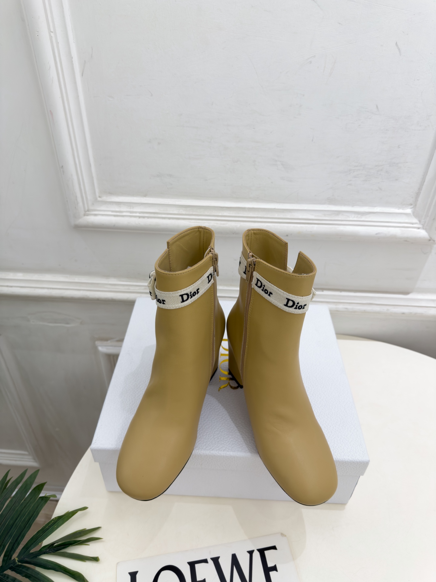 Dior | 迪奥 26𝐬𝐬 🧡💚2026秋冬新品 顶级版本⚠️ 专柜主打新款 J'Adior 字母饰带蝴蝶结粗跟 Dior | 迪奥 26𝐬𝐬 🧡💚2026秋冬新品 顶级版本⚠️ 专柜主打新款 J'Adior 字母饰带蝴蝶结粗跟