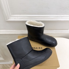LEMAIRE 2026秋冬新品 极简复古羊毛休闲雪地靴 ————————— 作为这两年最受欢迎的设计师牌,设计简单、 LEMAIRE 2026秋冬新品 极简复古羊毛休闲雪地靴 ————————— 作为这两年最受欢迎的设计师牌,设计简单、