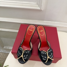 Valentino 华伦天奴 26𝐬𝐬 2026秋冬新品 VT蝴蝶水钻金属跟高跟拖鞋 上新☑️ ——————————— Valentino 华伦天奴 26𝐬𝐬 2026秋冬新品 VT蝴蝶水钻金属跟高跟拖鞋 上新☑️ ———————————