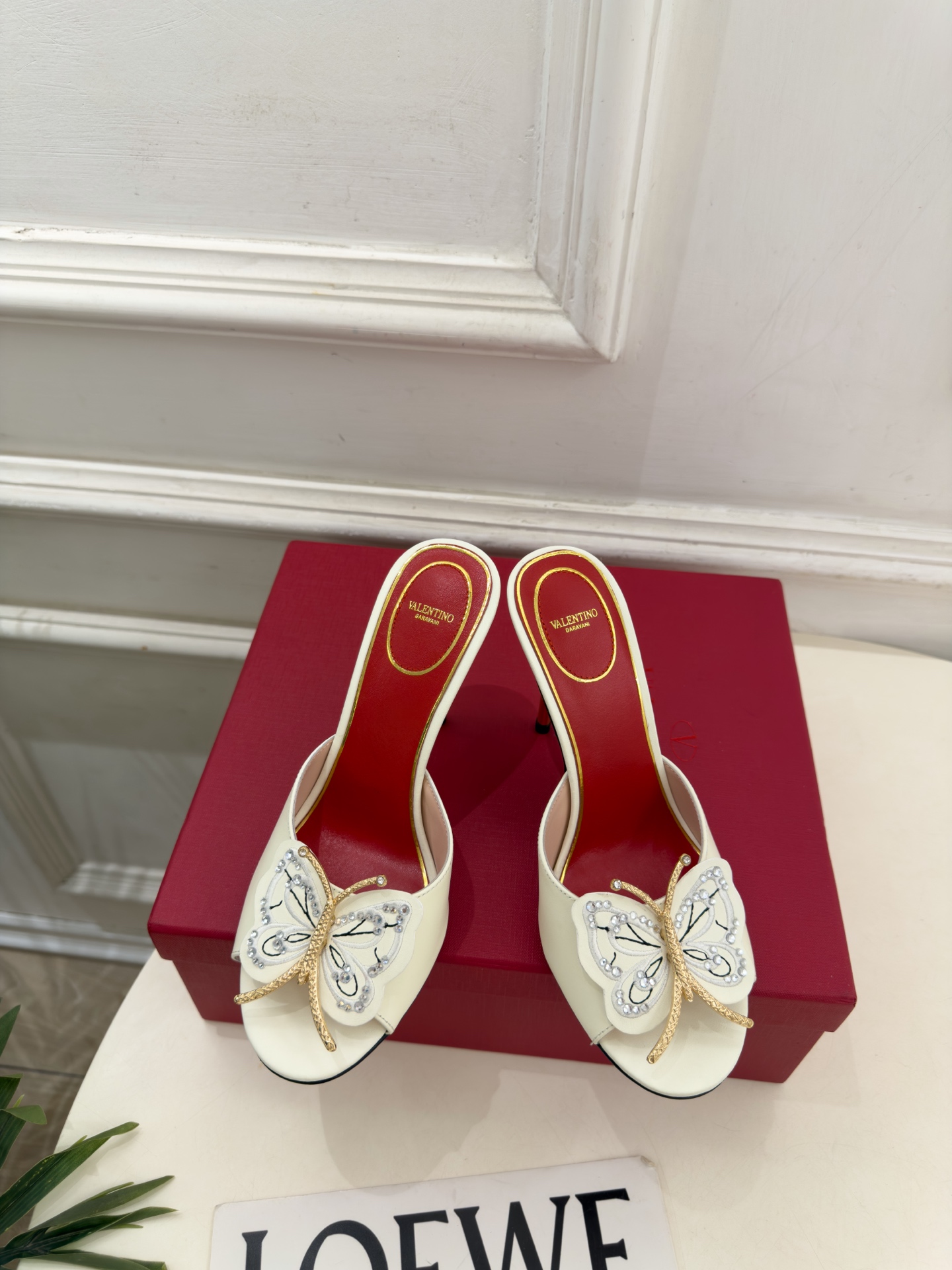Valentino  华伦天奴 26𝐬𝐬 2026秋冬新品 VT蝴蝶水钻金属跟高跟拖鞋 上新☑️ ———————————