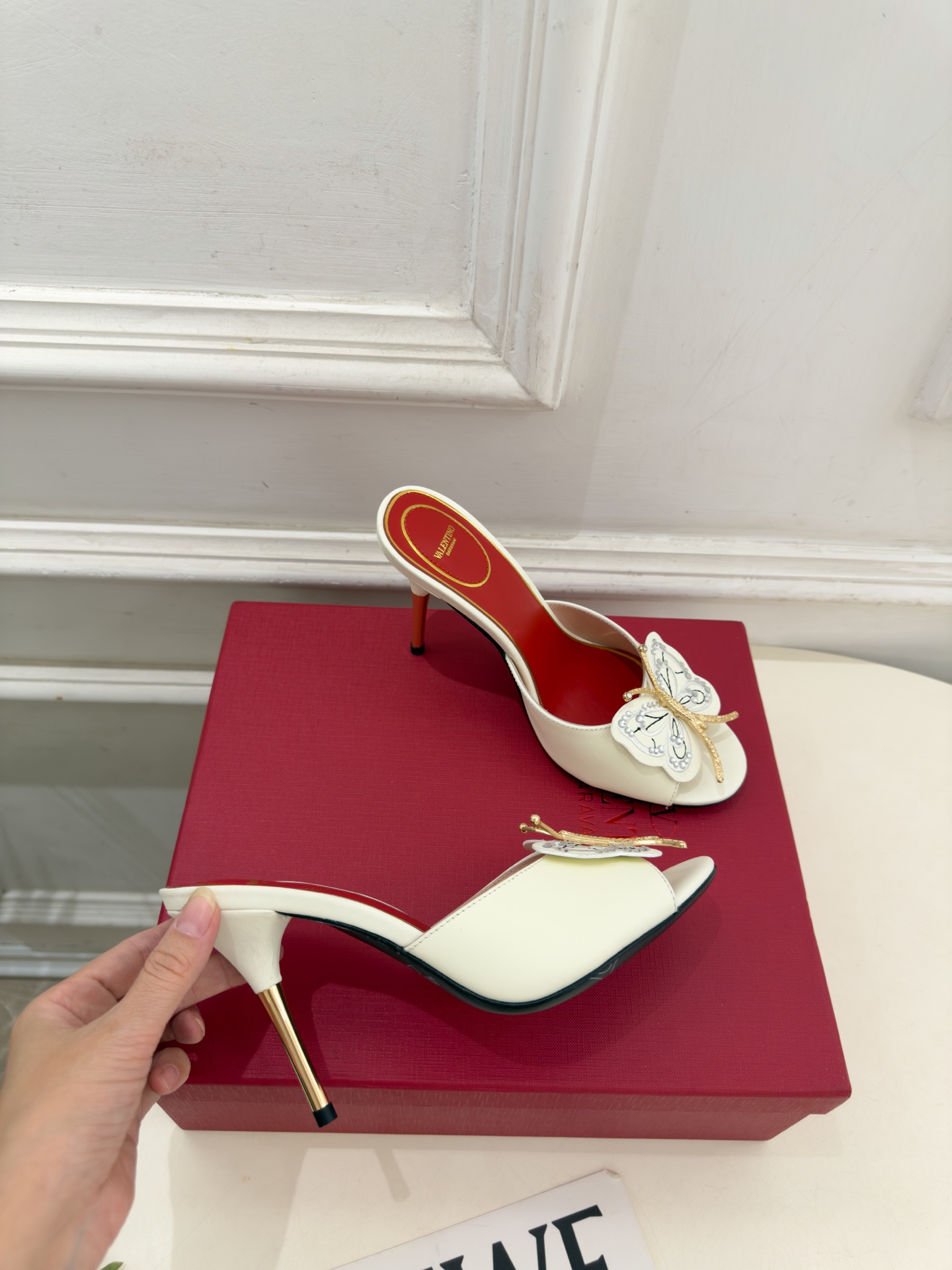Valentino  华伦天奴 26𝐬𝐬 2026秋冬新品 VT蝴蝶水钻金属跟高跟拖鞋 上新☑️ ———————————