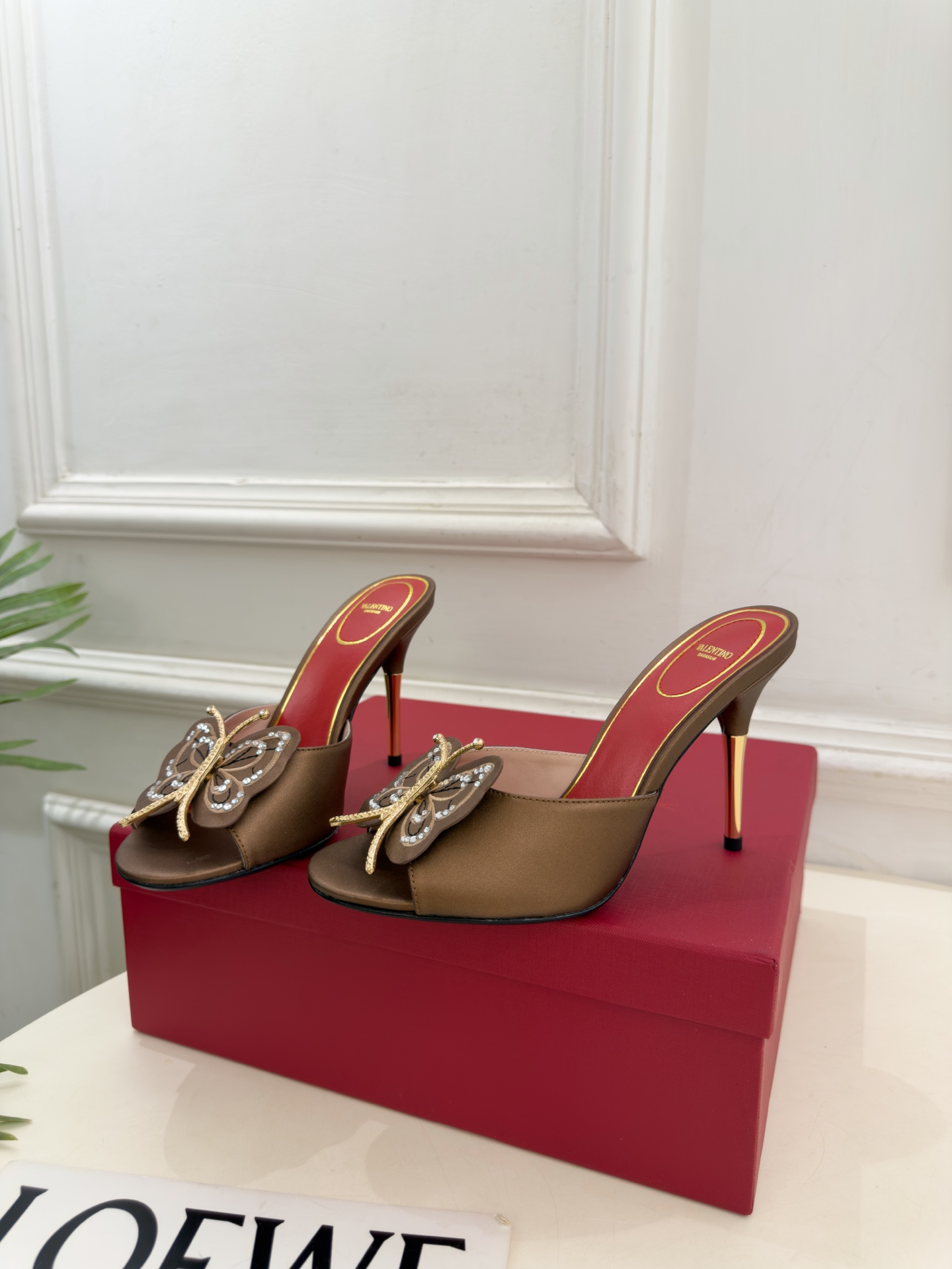 Valentino  华伦天奴 26𝐬𝐬 2026秋冬新品 VT蝴蝶水钻金属跟高跟拖鞋 上新☑️ ———————————