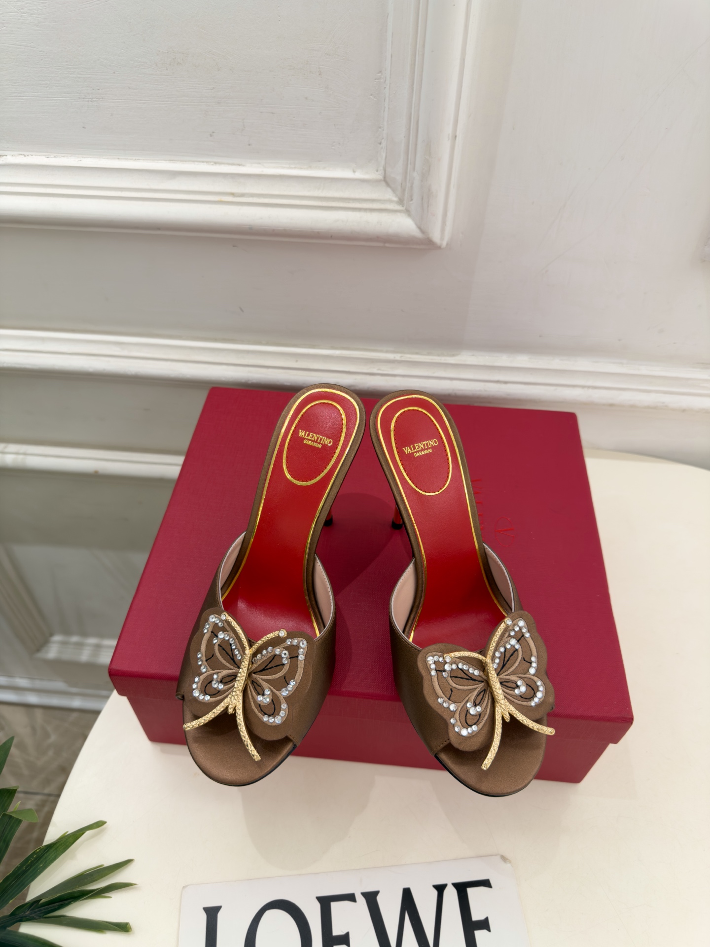 Valentino  华伦天奴 26𝐬𝐬 2026秋冬新品 VT蝴蝶水钻金属跟高跟拖鞋 上新☑️ ———————————