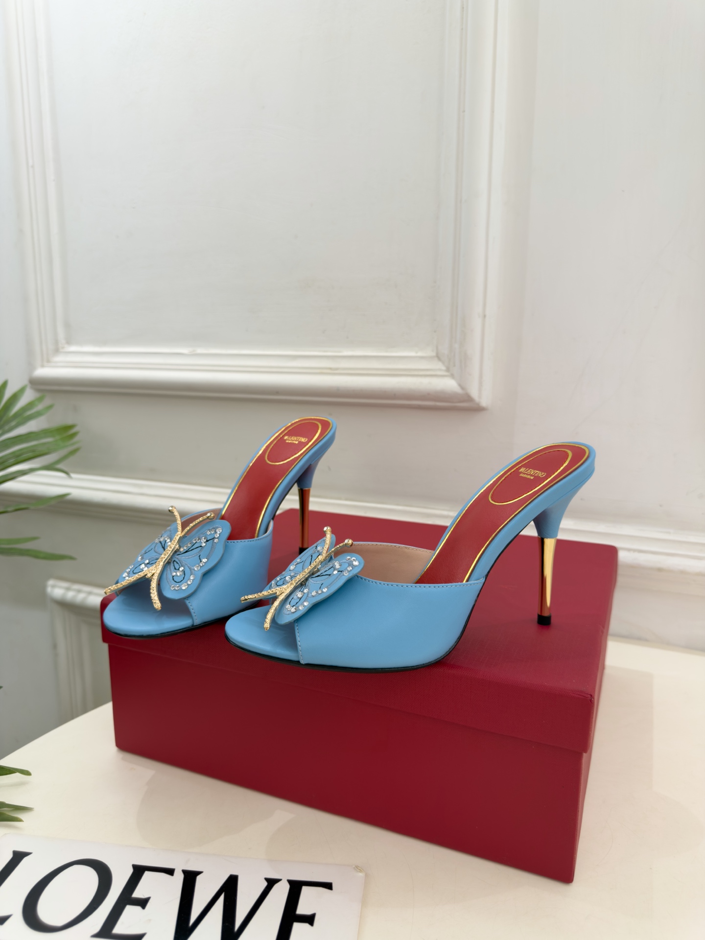 Valentino  华伦天奴 26𝐬𝐬 2026秋冬新品 VT蝴蝶水钻金属跟高跟拖鞋 上新☑️ ———————————