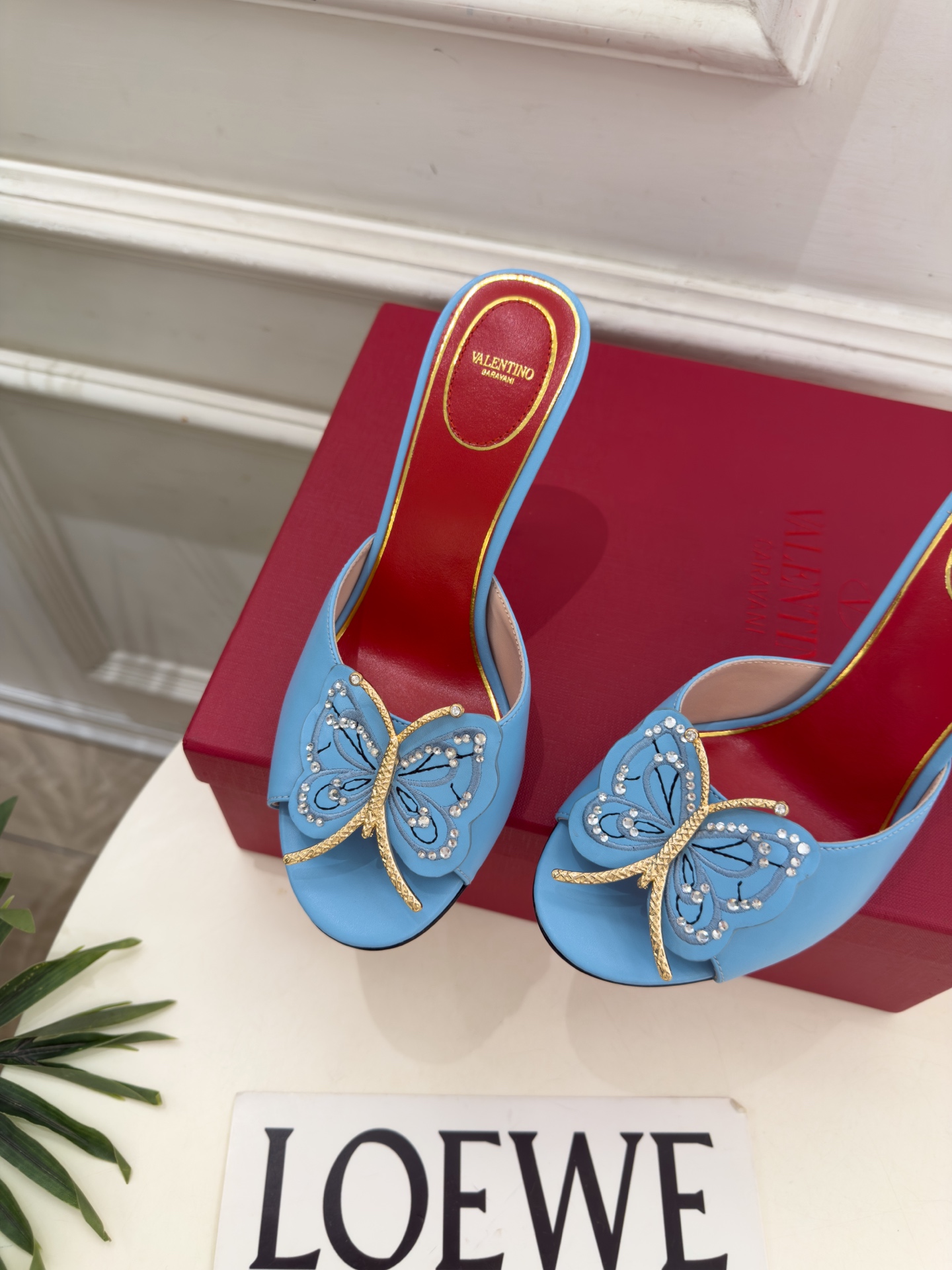 Valentino  华伦天奴 26𝐬𝐬 2026秋冬新品 VT蝴蝶水钻金属跟高跟拖鞋 上新☑️ ———————————