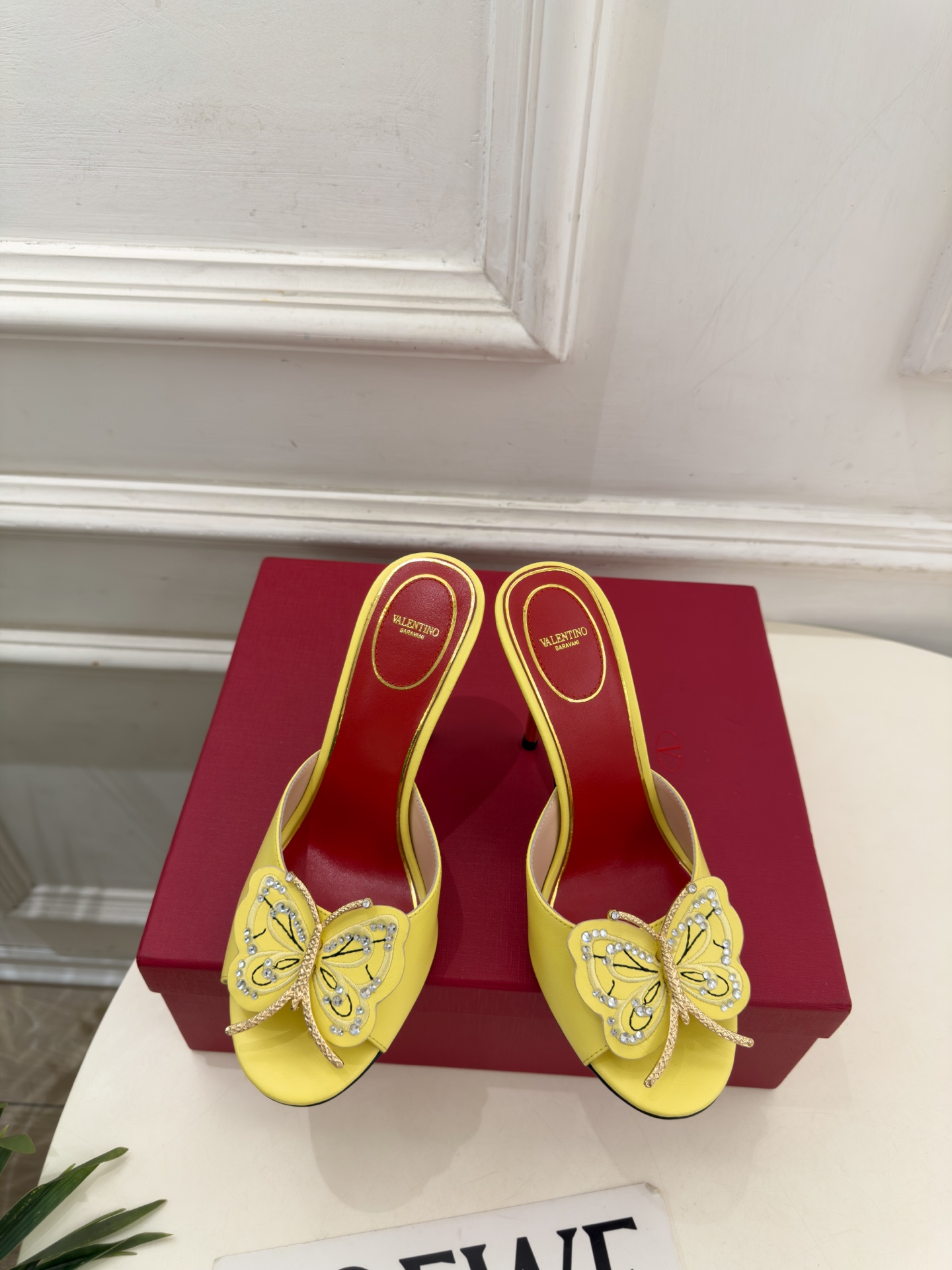 Valentino  华伦天奴 26𝐬𝐬 2026秋冬新品 VT蝴蝶水钻金属跟高跟拖鞋 上新☑️ ———————————