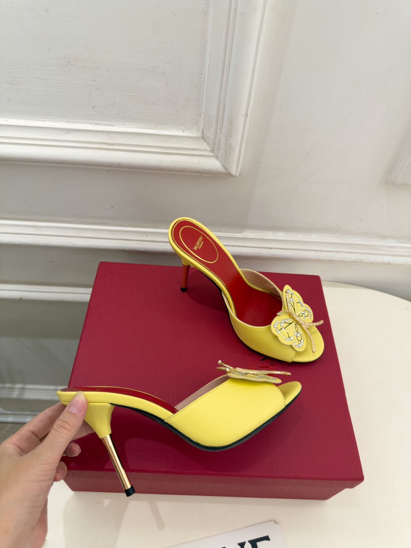 Valentino  华伦天奴 26𝐬𝐬 2026秋冬新品 VT蝴蝶水钻金属跟高跟拖鞋 上新☑️ ———————————